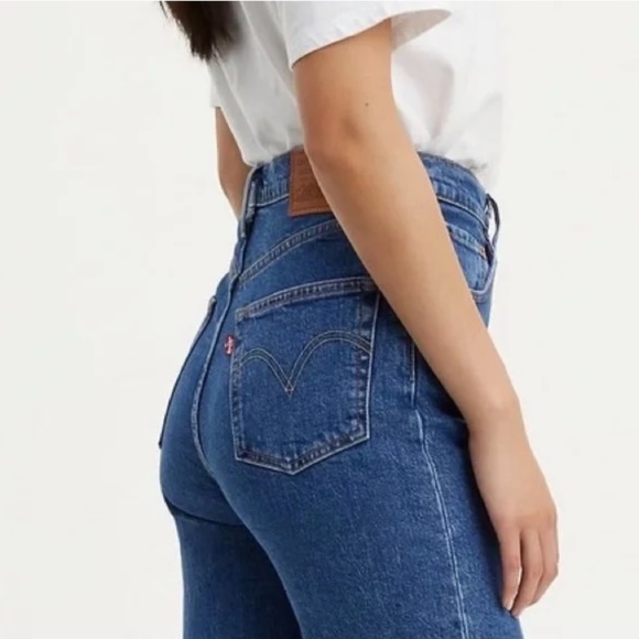 Levi’s Medium Wash High Rise Jeans (28) - Picture 1 of 4